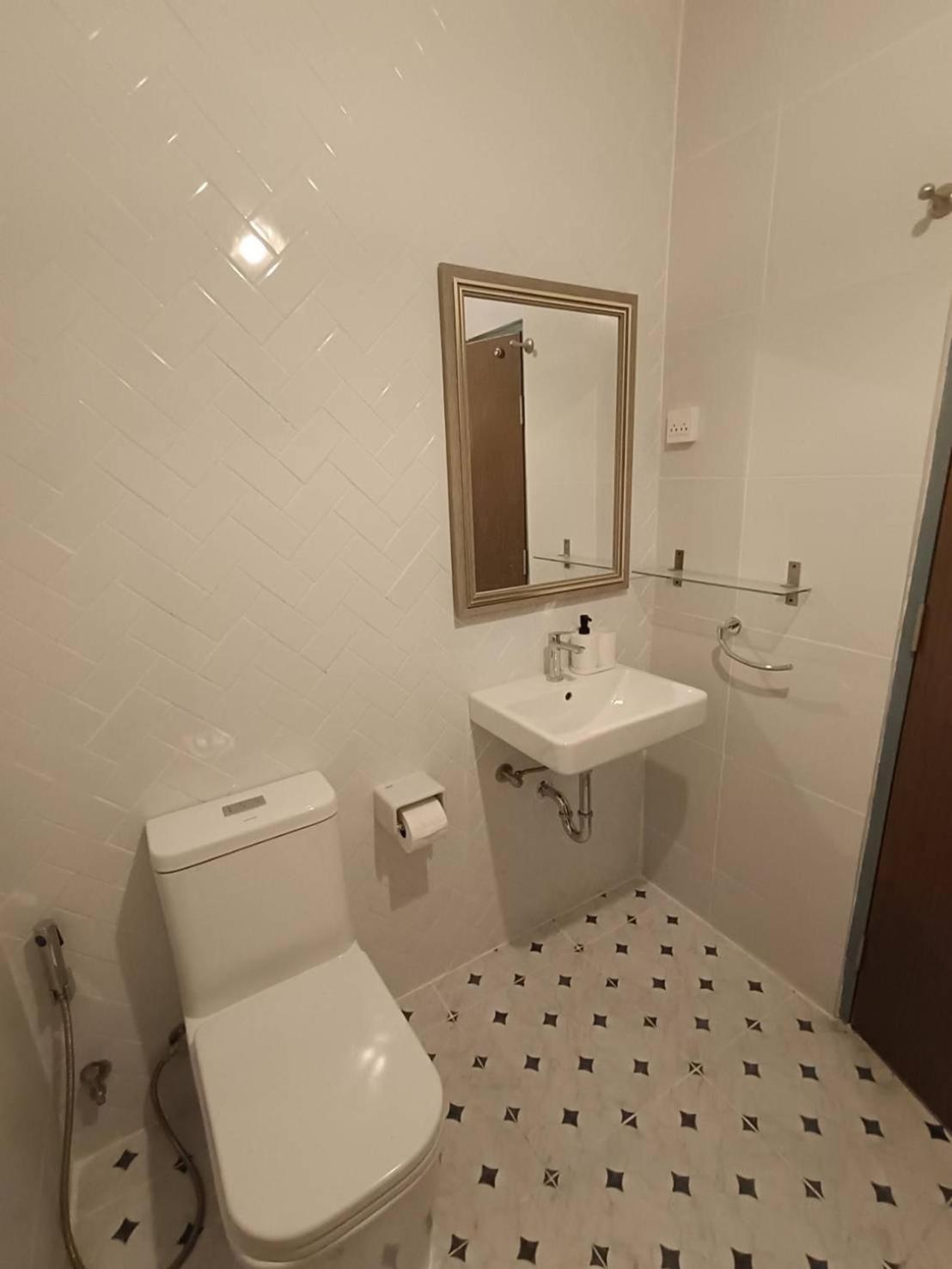Baan Debtida Otel Bangkok Dış mekan fotoğraf