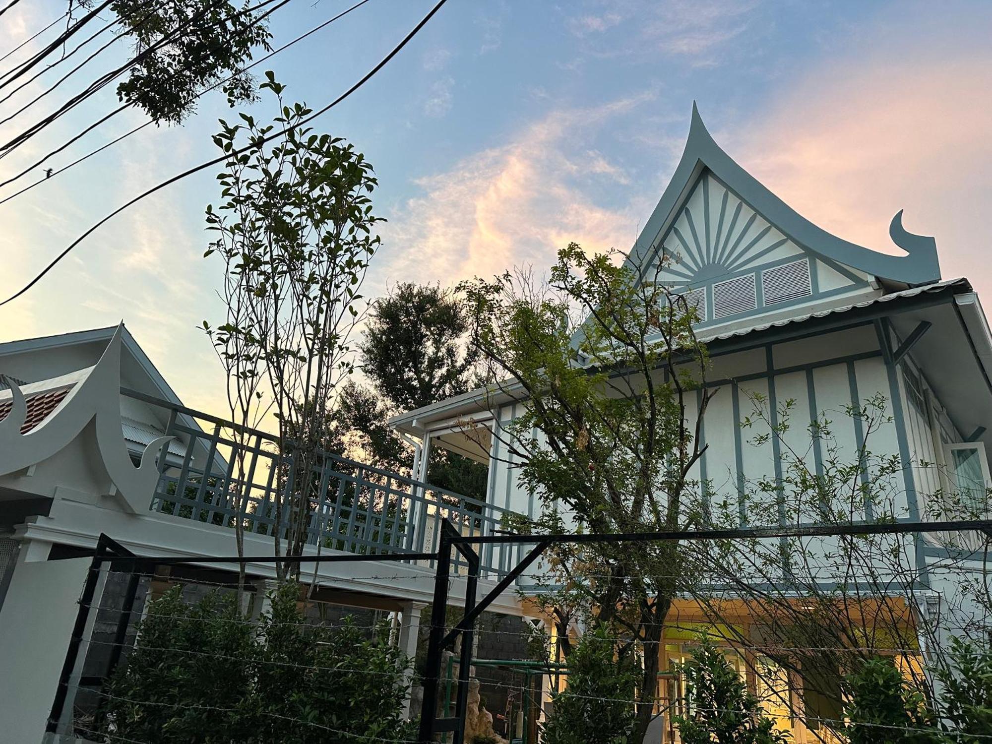 Baan Debtida Otel Bangkok Dış mekan fotoğraf