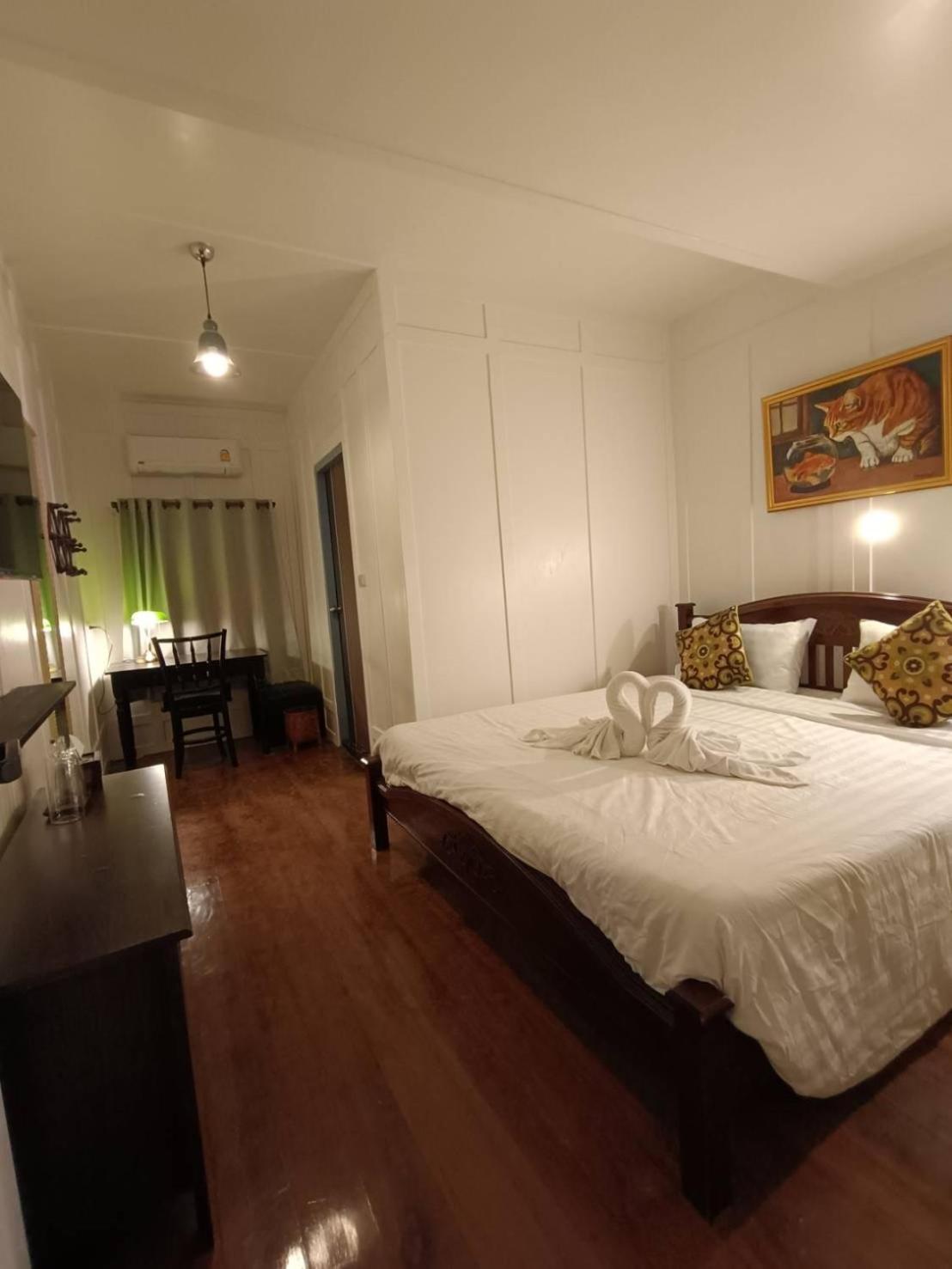 Baan Debtida Otel Bangkok Dış mekan fotoğraf