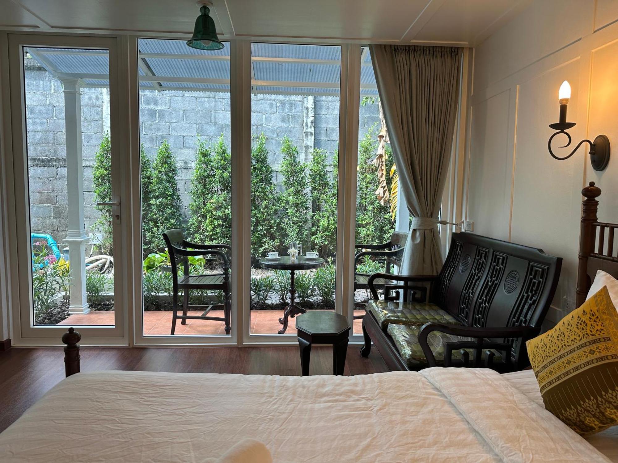 Baan Debtida Otel Bangkok Dış mekan fotoğraf