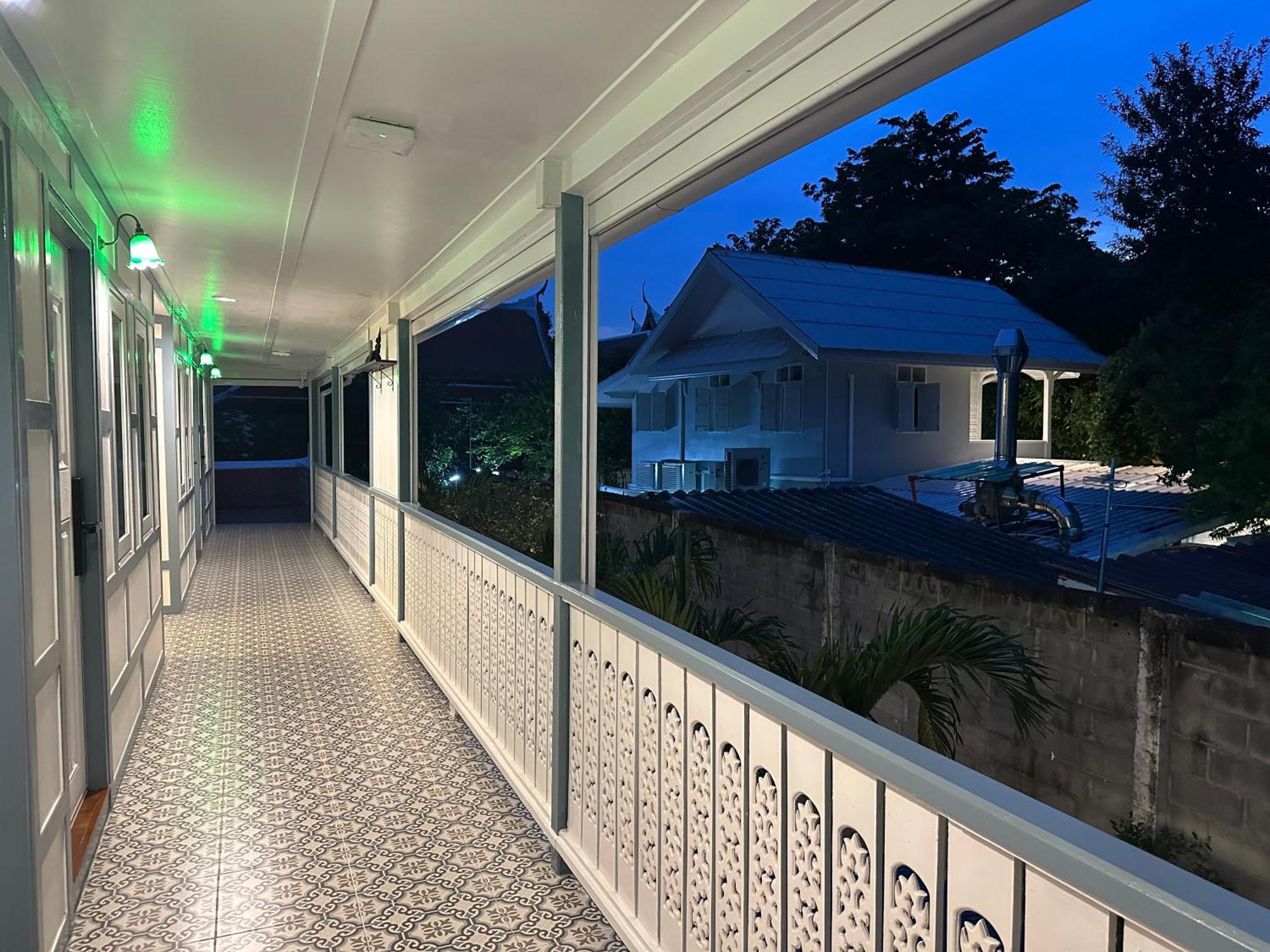 Baan Debtida Otel Bangkok Dış mekan fotoğraf