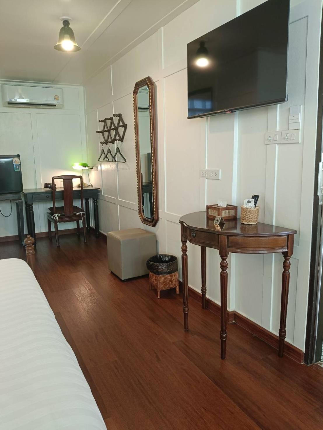 Baan Debtida Otel Bangkok Dış mekan fotoğraf