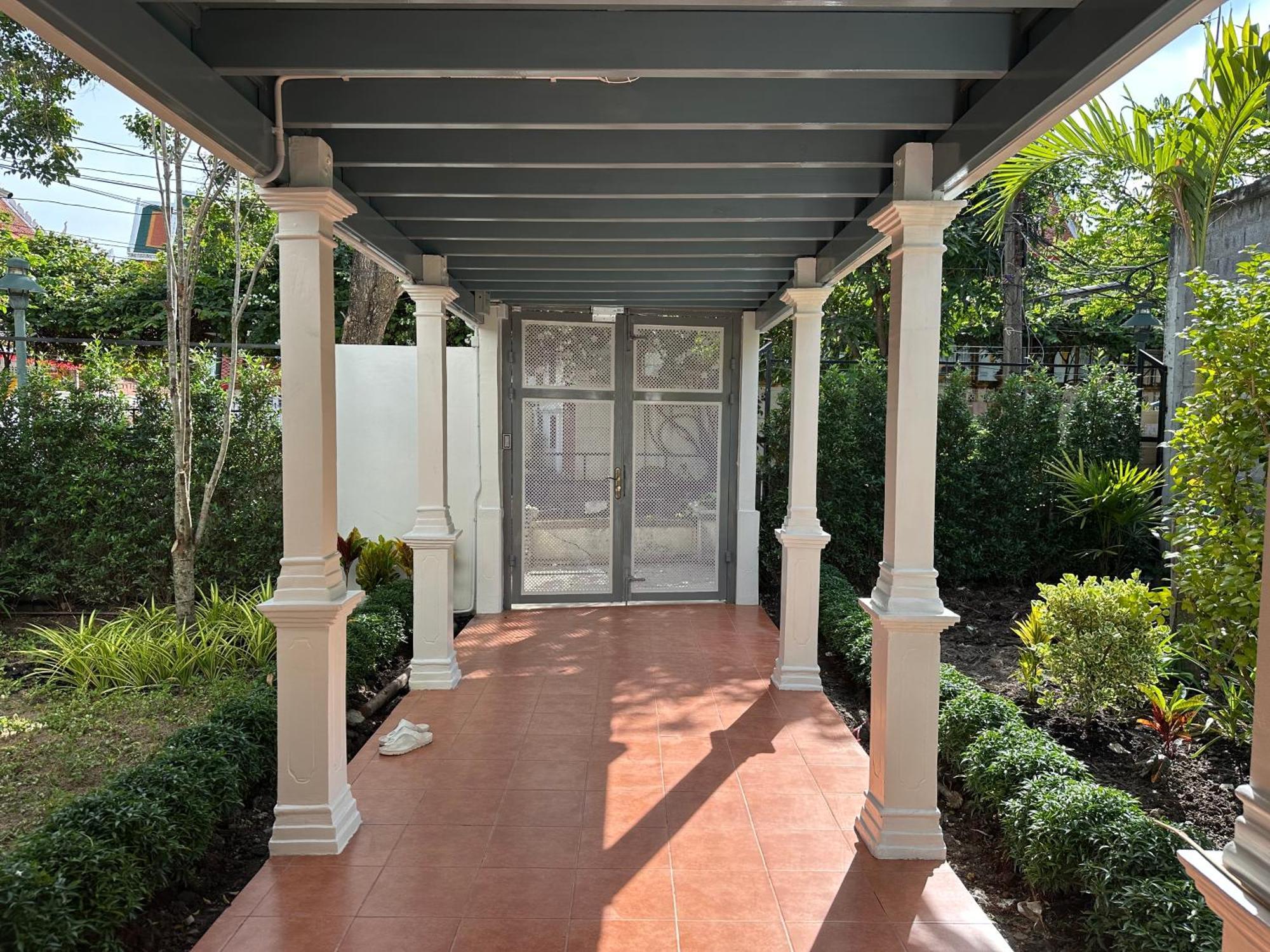 Baan Debtida Otel Bangkok Dış mekan fotoğraf