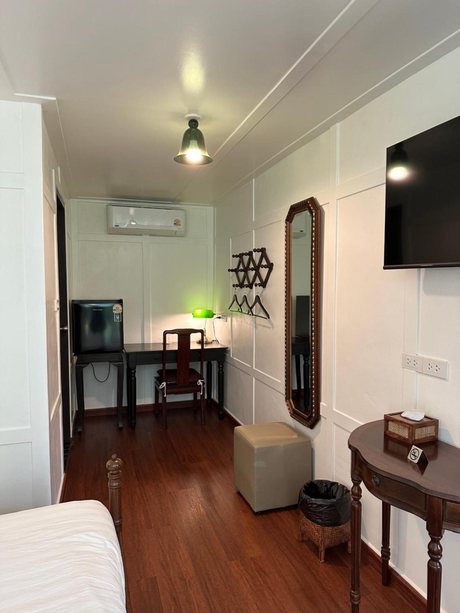 Baan Debtida Otel Bangkok Dış mekan fotoğraf